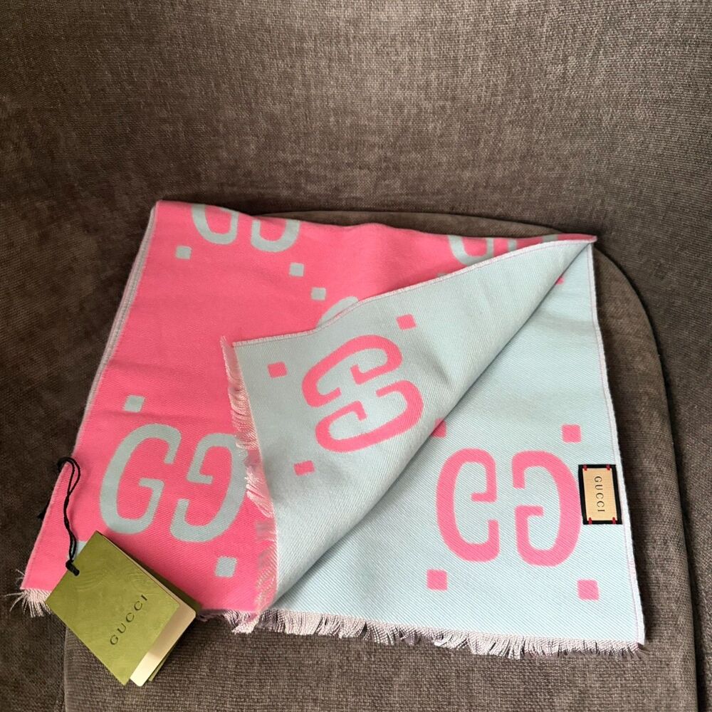 Gucci GG Jacquard Wool Silk Scarf Pink Reversible  505395 NWT